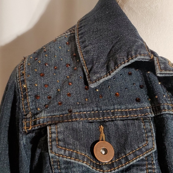CHRISTOPHER &  BANKS Denim Jean Jacket in a size  Medium - Picture 2 of 8